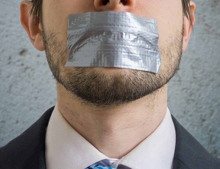 Inperking vrije meningsuiting: “Stilte bij paars-groen is veelzeggend”